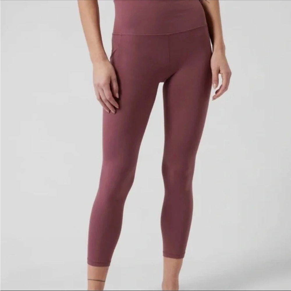 Athleta Salutation Stash Pocket II 7/8 Tight in Tawny Rose size Small S
